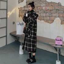 VOGCHAR 2021 autumn and winter retro Hepburn style horn button plaid woolen coat womens Korean version mid-length temperament