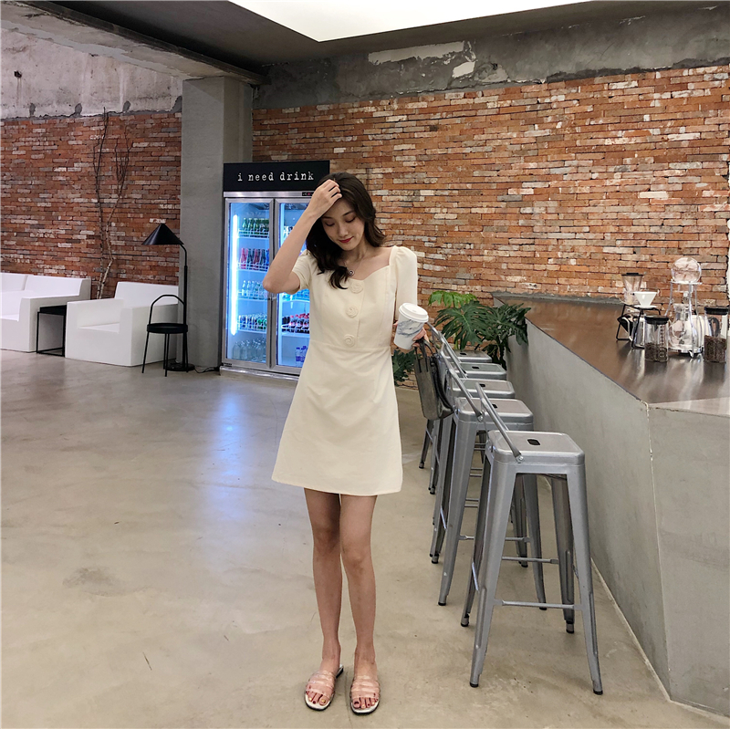 VK旗艦店 韓系復古玫瑰紐扣方領修身素色顯瘦短袖洋裝