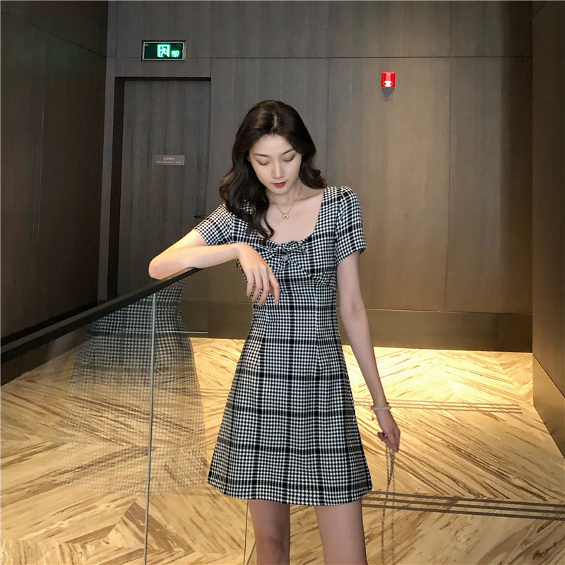 VK旗艦店 韓系顯瘦方領黑白格子優雅復古收腰短袖洋裝