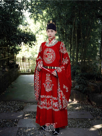 倒叙汉服明制新中式婚服大拖尾男女全套凤冠霞帔定制结婚礼服出租