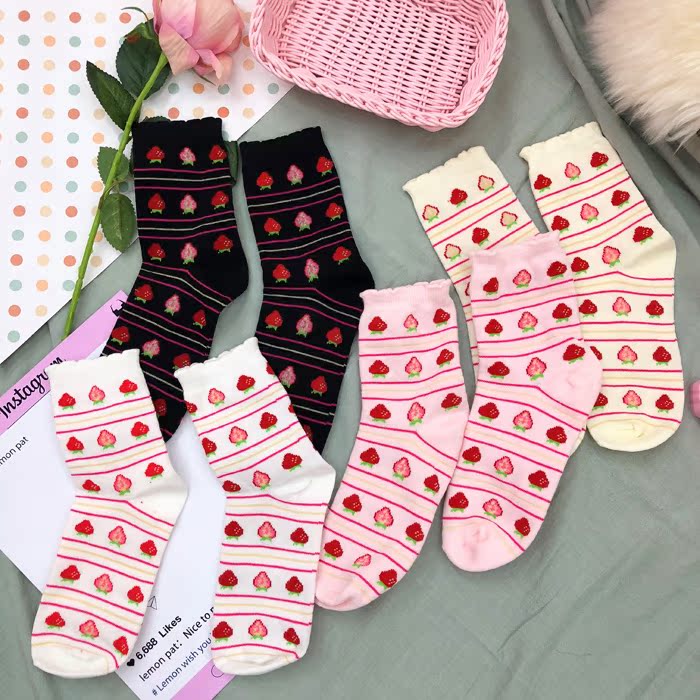 Cô gái Nhật Bản dễ thương vớ ren bông dâu trong vớ Phim hoạt hình hoang dã chic mùa thu và mùa đông học sinh vớ da