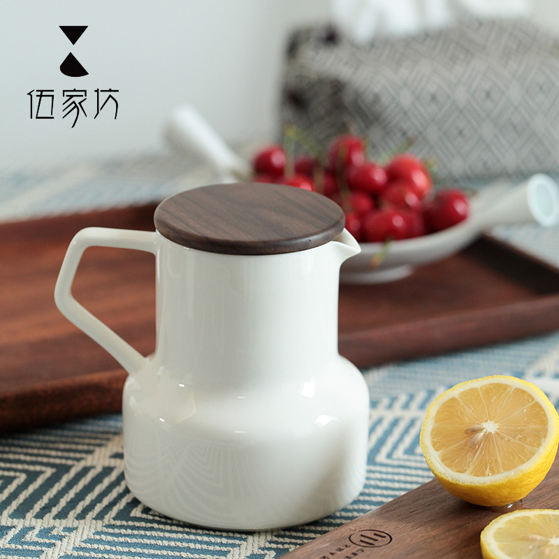 The Wu family fang ceramic teapot with cold water scented tea kettle family suits for high temperature resistant cool tea European - style kettle