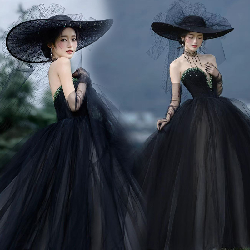 New Black Wedding Dress for Outdoor Travel Photography, Forest-Style Strapless Princess-Style Gown with Long Train, Studio Photo Shoot Themed Outfit