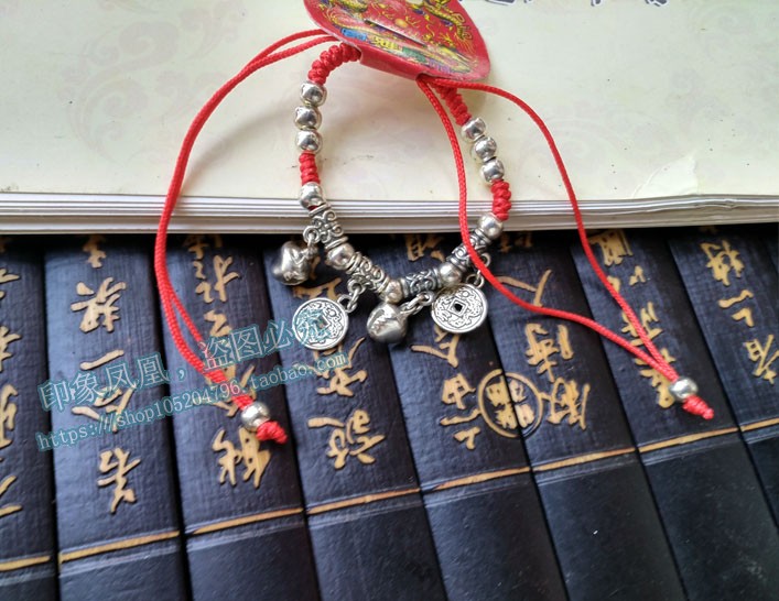 Handmade tuổi thọ khóa tay đỏ dây đeo vòng tay Miao bạc vòng chân trang sức trẻ em khóa 12 Zodiac vòng chân - Vòng chân vòng chân nữ đẹp