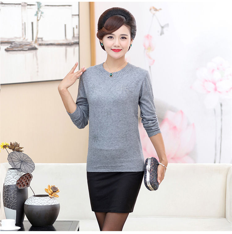 Áo len mẹ, áo ấm đầu, áo sơ mi chạm đáy, áo len mỏng, người cao niên, quần áo mùa đông, áo len cổ thấp, đoạn văn ngắn áo cardigan nữ hàn quốc