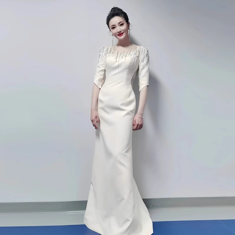 White Hostess Dress, Mermaid Style, Heavy Craftsmanship, Banquet, Light Luxury, Dignified, Elegant, High-End Performance Dress, Slim Fit, Annual Meeting