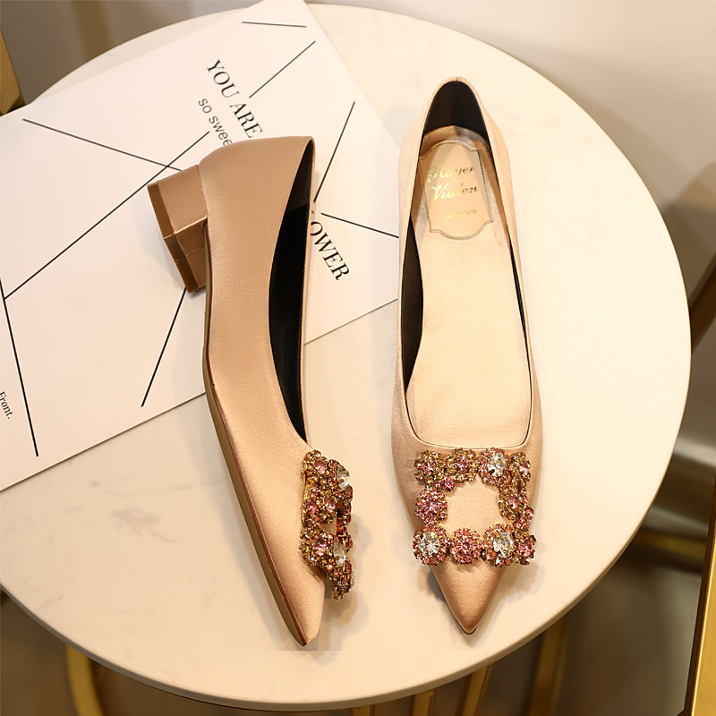 Givenivan wedding shoes women's rhinestone square buckle pointed toe 2022 new champagne crystal shallow mouth thick heel shoes