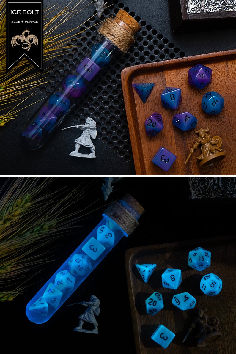 Fantasy Drug Water Bottle Dice Luminous DND Dice CCOC Running Group Dragon With Underground City Plastic Resin Dice 7 pieces