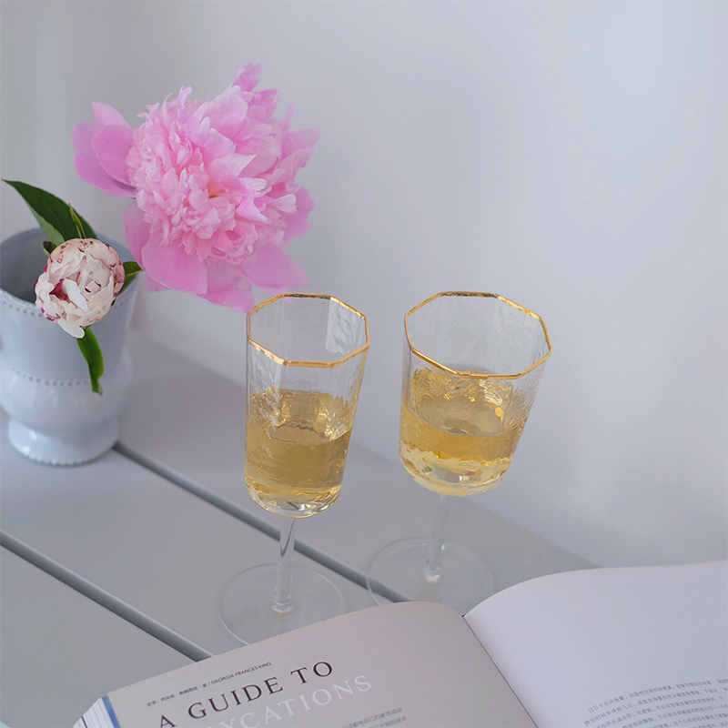 Good-looking Phnom Penh handmade hammered edge champagne glass red wine glass grape wine glass lead-free cup integrated molding