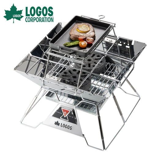 Японские логотипы на открытом воздухе