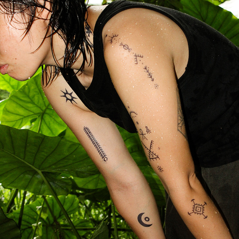 Three Types of Feminine Symbol Tattoos, Natural Herbal Tattoo Stickers with Juice, Mysterious Totems with a High-End Feel, Waterproof