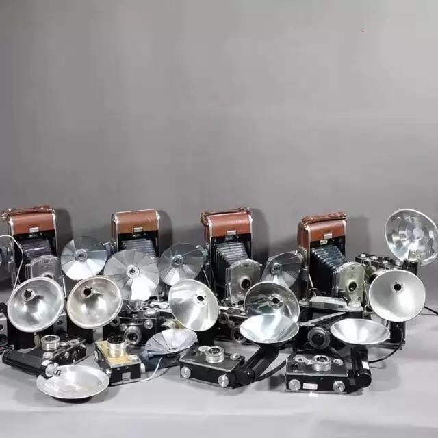 Western Antiquity Republic of China Old Shanghai Baolu to Come Agus Leather Cavity Folding Camera 135 Mechanical Flash Camera