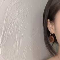 Asymmetric Taffy Sugar Earring Retro Mate Metal Sense Ear Nail Clean Ear Fall