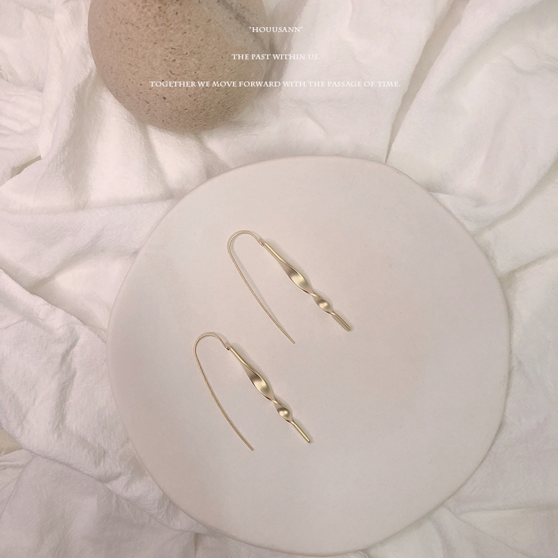 Ear wire sterling silver 2021 new trendy earrings cold wind distorted matte hanging long earrings female summer exaggeration