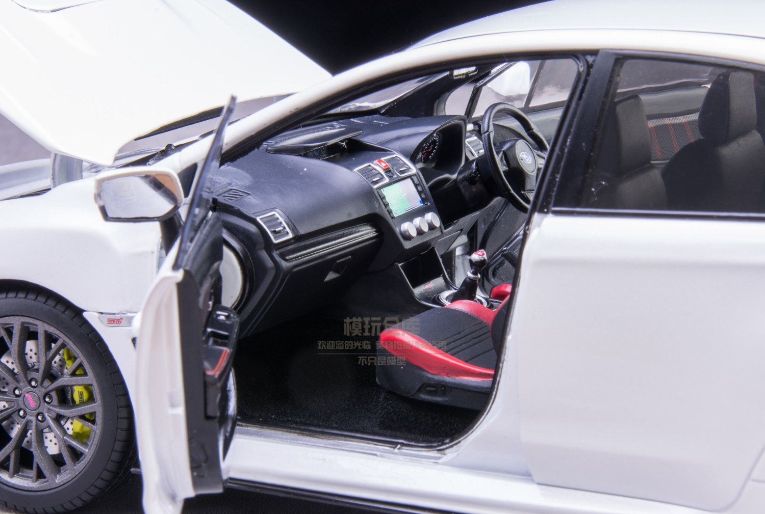 1: 18 Sun Star Subaru Leopard WRX sti 2018 White Sports Car Alloy