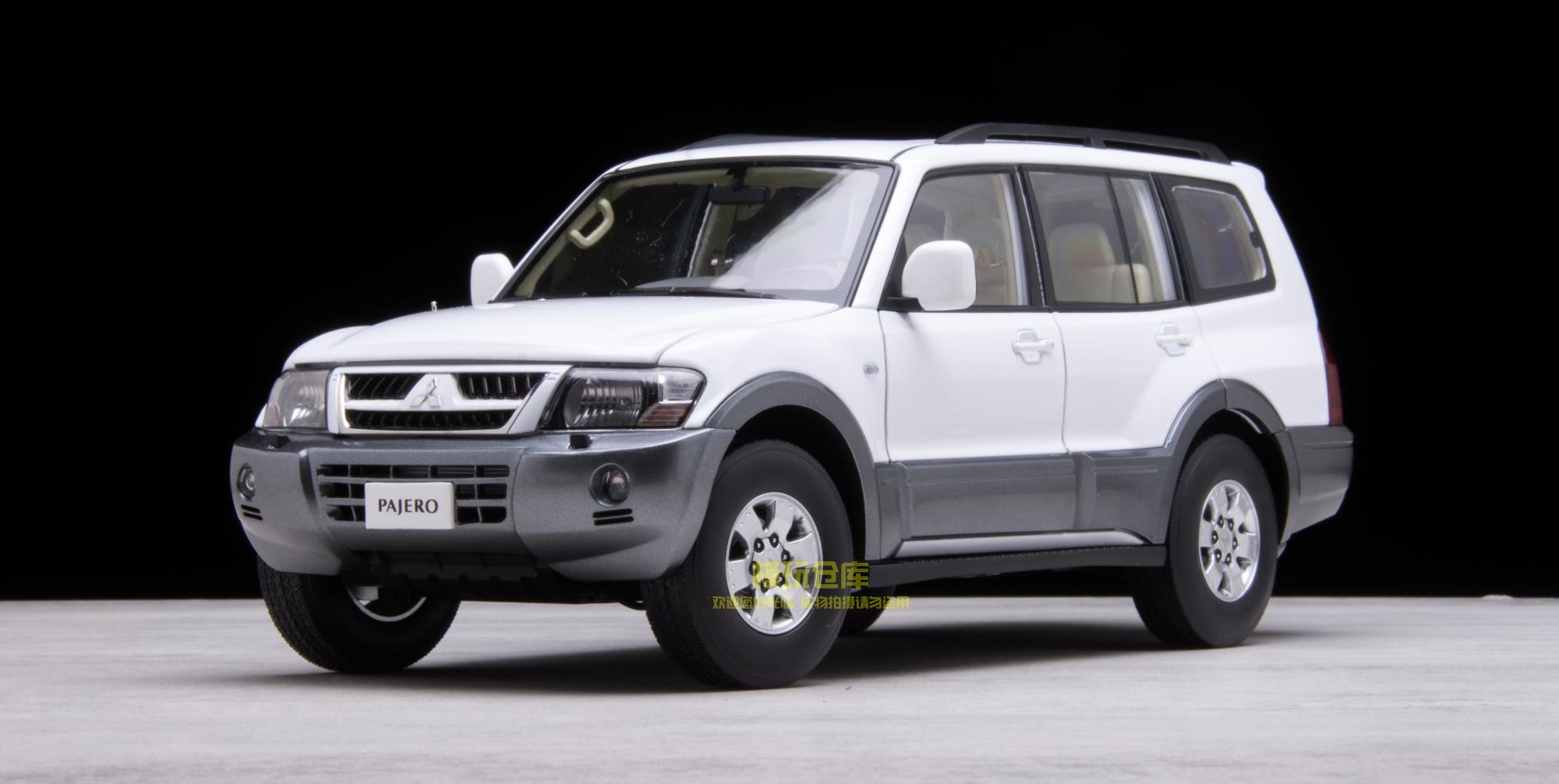 203-011 YC MODEL 1/18 三菱 パジェロ ホワイト YC Model 1:18 Mitsubishi Pajero V73 white off-road Simulation