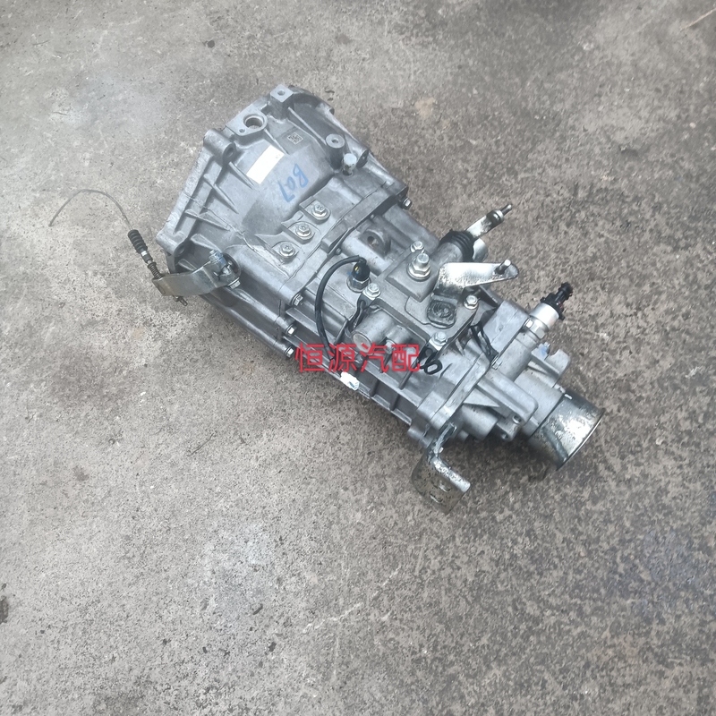 Suitable for Changan Xinbao Dongfeng Xiaokang Dk12 Rongguang 1.2 Gearbox Assembly Transmission