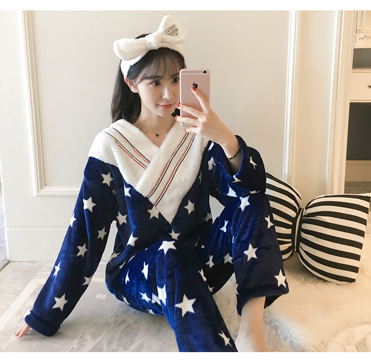 Đồ ngủ nữ cổ chữ V mùa thu và mùa đông Học sinh flannel dài tay có thể mặc bộ đồ dịch vụ mặc nhà bằng lông cừu san hô ngọt ngào và đáng yêu bộ đồ the thao nữ hàng hiệu