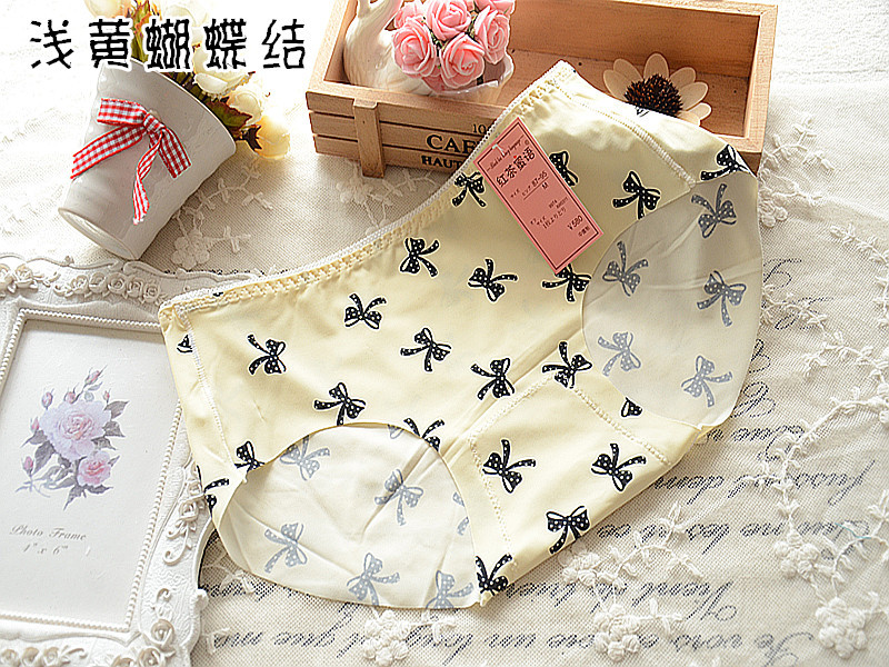 Đồ lót liền mạch của phụ nữ một mảnh băng lụa đồ lót thấp eo lụa sữa của phụ nữ liền mạch tam giác tóm tắt bán buôn quan lot nu danh cho tuoi 16