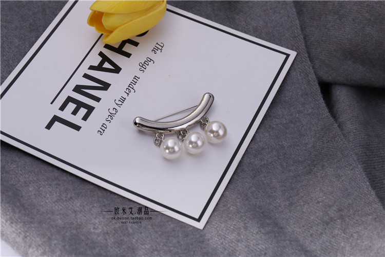Áo choàng cổ trâm nữ có cổ tua rua hoang dã Nhật Bản và Hàn Quốc giả ngọc trai trâm cài áo đơn giản phụ kiện áo đơn hoa cài áo