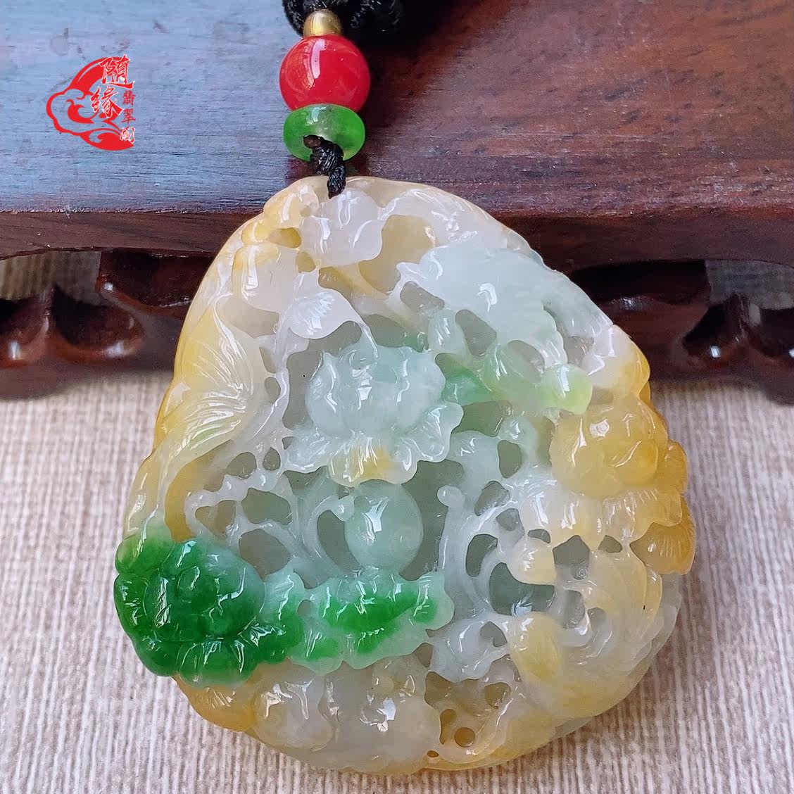 Myanmar natural A goods old pit Yingrun double color bird flower fragrance jade pendant jade pendant support re inspection 28-30