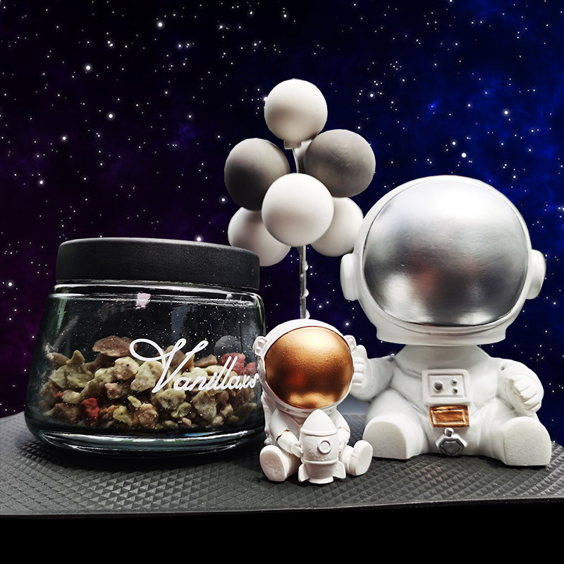 Zeolite Aroma Diffuser Shaking Head Astronaut Car Decoration Spaceman Theme Set Car Solar Perfume Seat