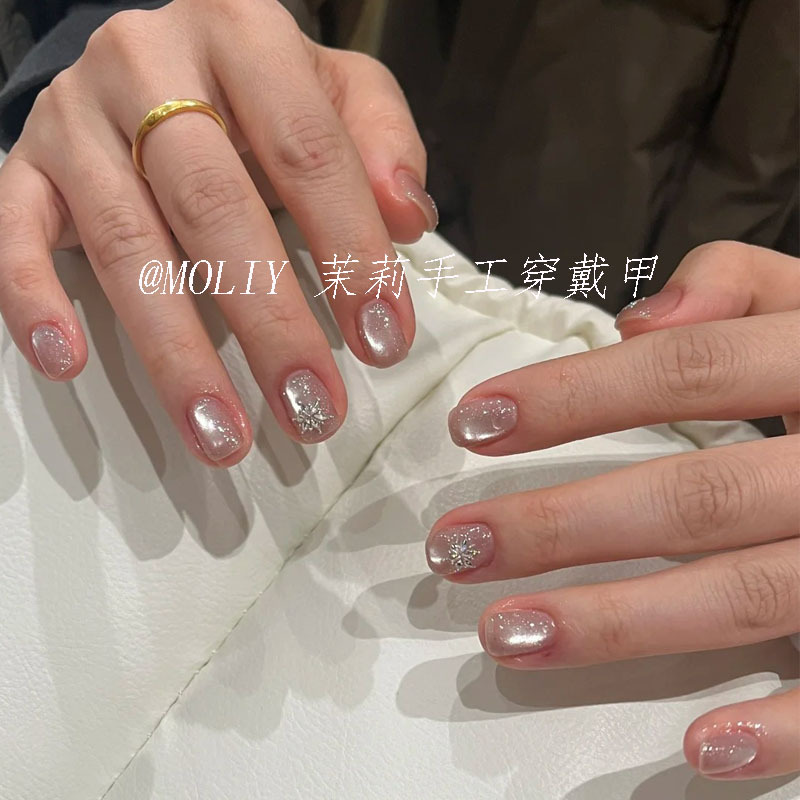 Boiled Water Cat Eye Wearable Nails 2025 New High-End Short Style Snowflake Zircon Manicure Pure Handmade Nail Patches