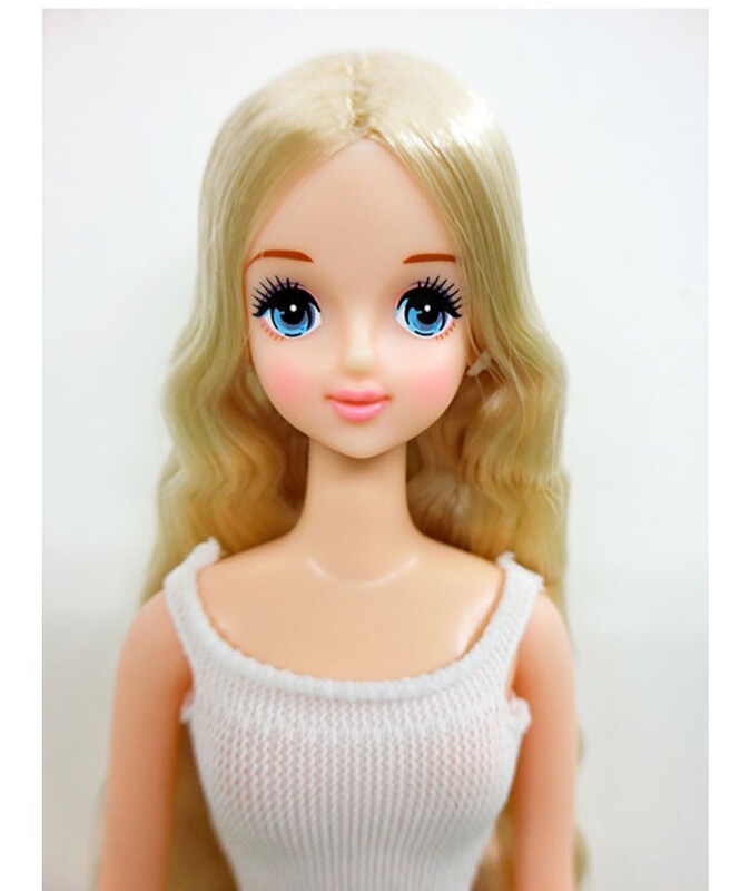 Licca Castle Jenny Doll 2019 Kobe Mihara Basic Model Middle Part Blonde Hair Blue Eyes Small Ring 27cm