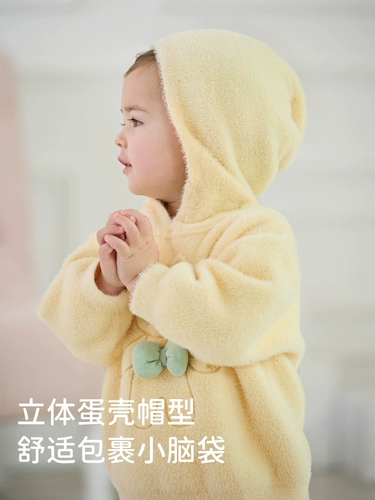 Демисезонный детский свитер с капюшоном