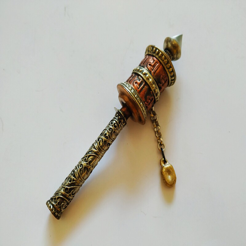 Buddhist Supplies handmade Tibet Small number of pure copper Handmade by hand, the cylinder contains six words and true words can be turned