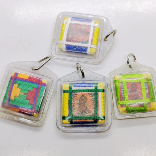 Испорченный тибетский салат, традиционный амулет с принтом, водостойкая подвеска в виде ракушки, конская голова, колесо мантры короля Мин, тибетская практика