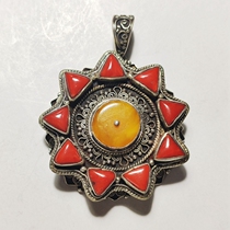 Tibetan National style sterling silver inlaid beeswax box pendant petals round womens silver ornaments spot