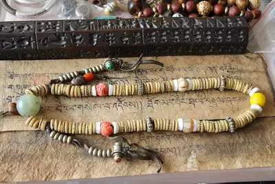 Tibetan ethnic style traditional original ecology 108 old Buddha beads rosary beads broken tiles Tibetan Buddhist instruments