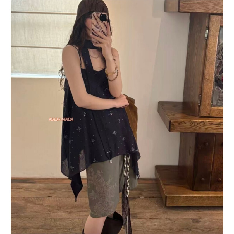 2026 Summer New Style Heavy Beaded Rhinestone Camisole Shirt Vacation Style Irregular Design Tank Top + Short Skirt