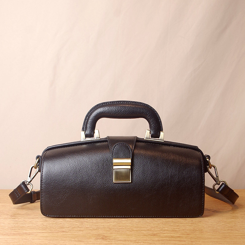 Women's bag leather doctor bag handbag shoulder messenger bag retro 2021 new first layer cowhide stereotyped small square bag