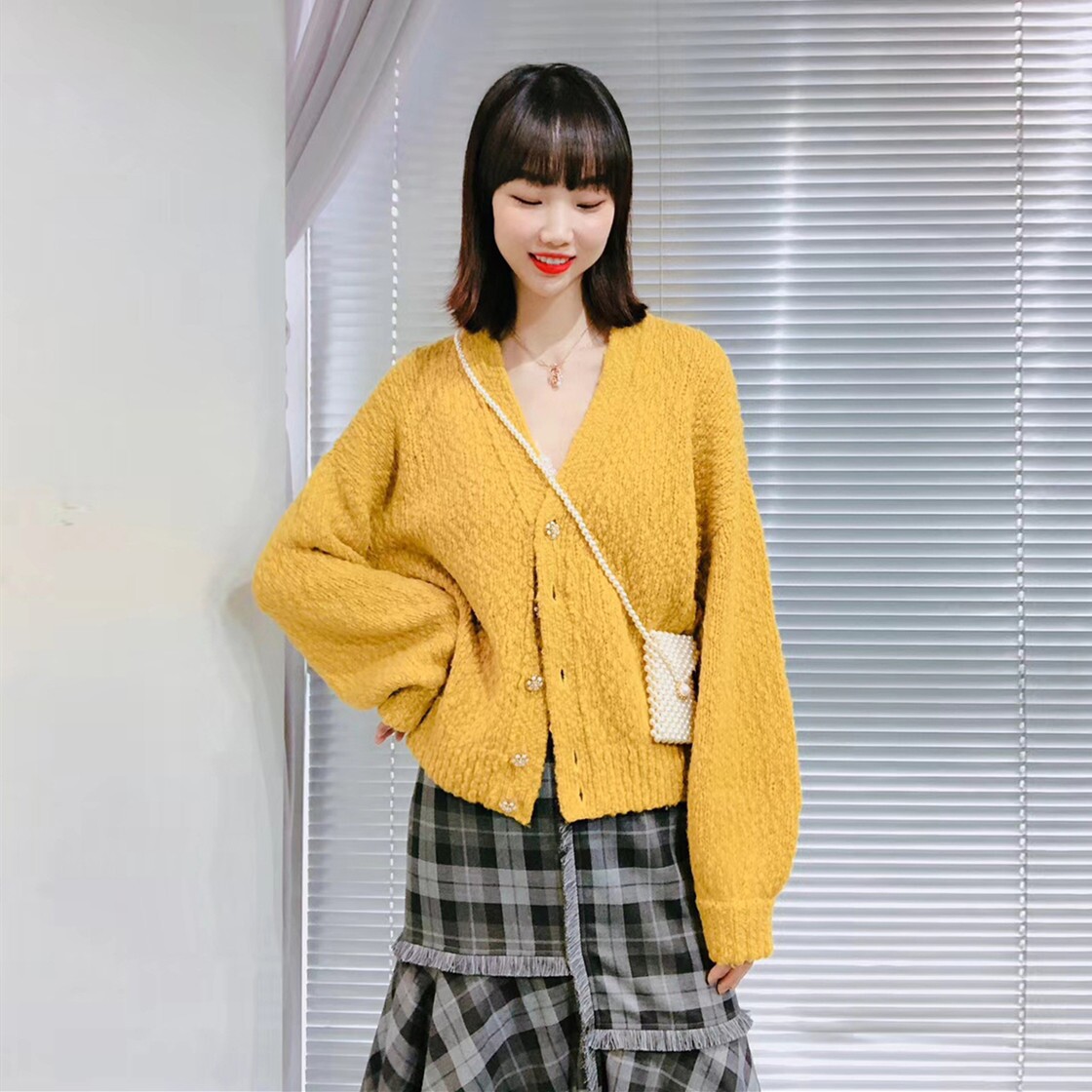 Brother of the Gothic new 2022 spring V collar short knit cardiovert jacket woman 1499119-7T16356-003