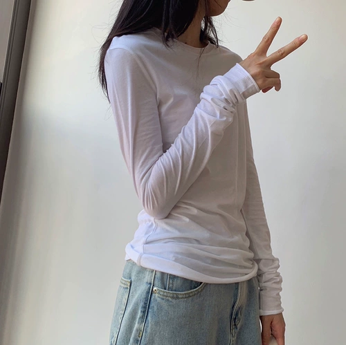 Весенний белый базовый приятный телу брендовый лонгслив, облегающий крой, по фигуре