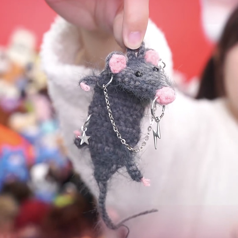 Handmade Crocheted Mouse Pendant Finished Product, Realistic Air-Dried Mouse Slices, Quirky Trendy Funny Bag Charm