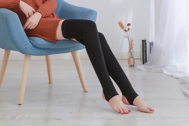 Vớ của phụ nữ qua đầu gối mùa thu và mùa đông cộng với nhung dày nửa đầu gối cao với xà cạp ấm áp sang trọng quần tất bông