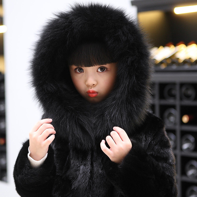 儿童『皮草外套』🧥2025秋冬季潮流趋势是什么？适合选择哪些款型？