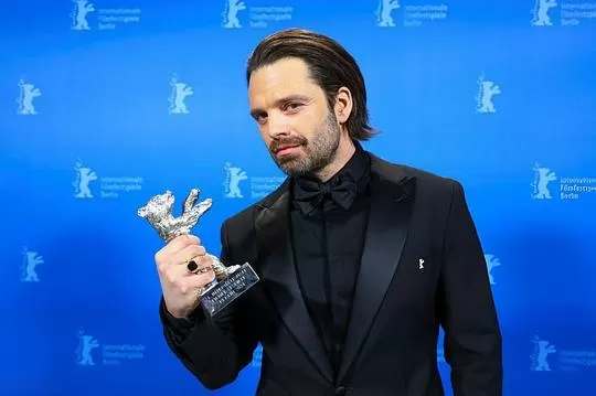 不同的男人2024剧照1