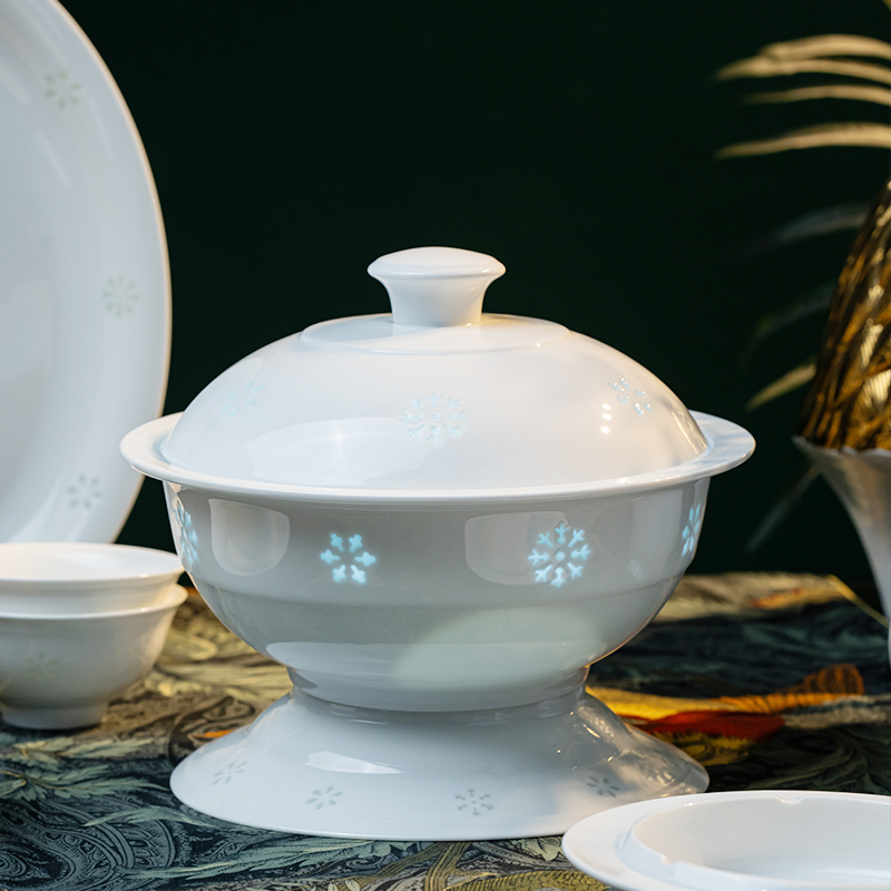 Snowflake Exquisite Porcelain Dinnerware Set, Handmade in Jingdezhen, High-Temperature Fired, Made from Kaolin Clay, Bowls and Plates, Housewarming Gift Snowflake Exquisite Porcelain Dinnerware Set, Handmade in Jingdezhen, High-Temperature Fired, Made from Kaolin Clay, Bowls and Plates, Housewarming Gift
