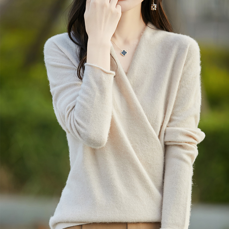 2026 Autumn/Winter New Kimono V-Neck Wool Sweater Women's 100% Pure Wool Top Peking University Knitted Sweater Base Layer 2026 Autumn/Winter New Kimono V-Neck Wool Sweater Women's 100% Pure Wool Top Peking University Knitted Sweater Base Layer