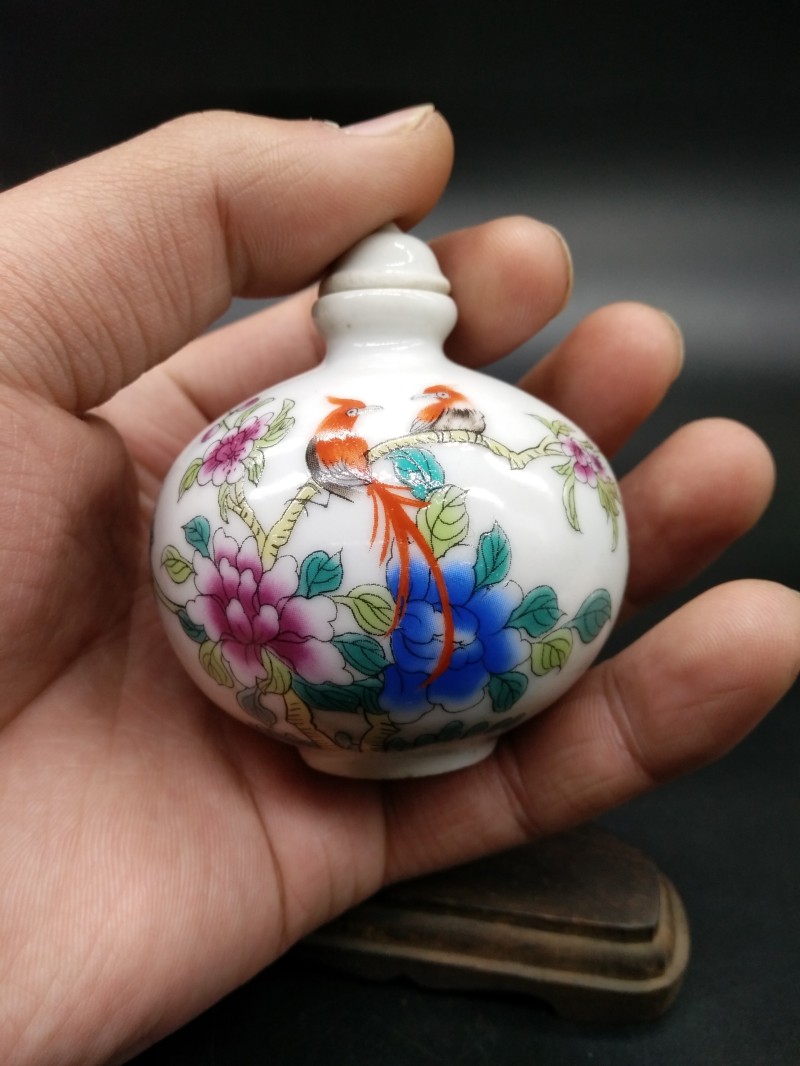 Boantique shelf shop window imitation antique small pendulum pieces Ceramic Snuff Pot half hand painted pink Peony Peach Deer Lotus Flower Crane