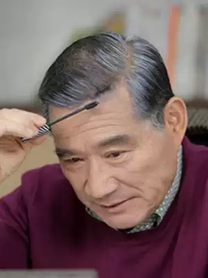 Pregnant women can use a long-lasting disposable hair dye pen pure plant hair dye stick cream to make up for women to cover white hair roots and black hair