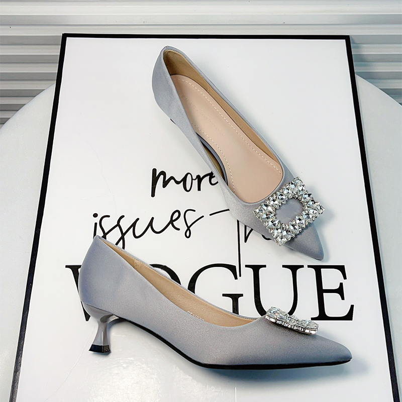 Elegant Rhinestone Low-Heeled Comfortable Satin Pointed-Toe High-Heeled Shoes for Women, Stiletto Heels, 2026 New Summer Work and Commuting Shoes