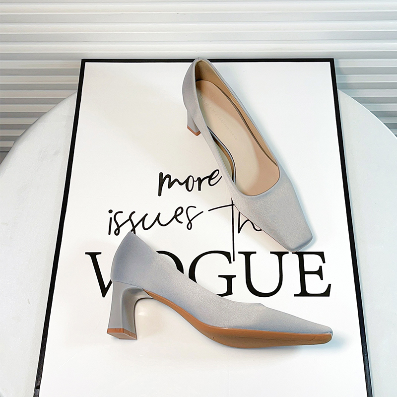 Gray Dress Banquet Bridesmaid Satin High-End High-Heeled Shoes Women's Square Toe Chunky Heel 2026 New Cheongsam Shoes