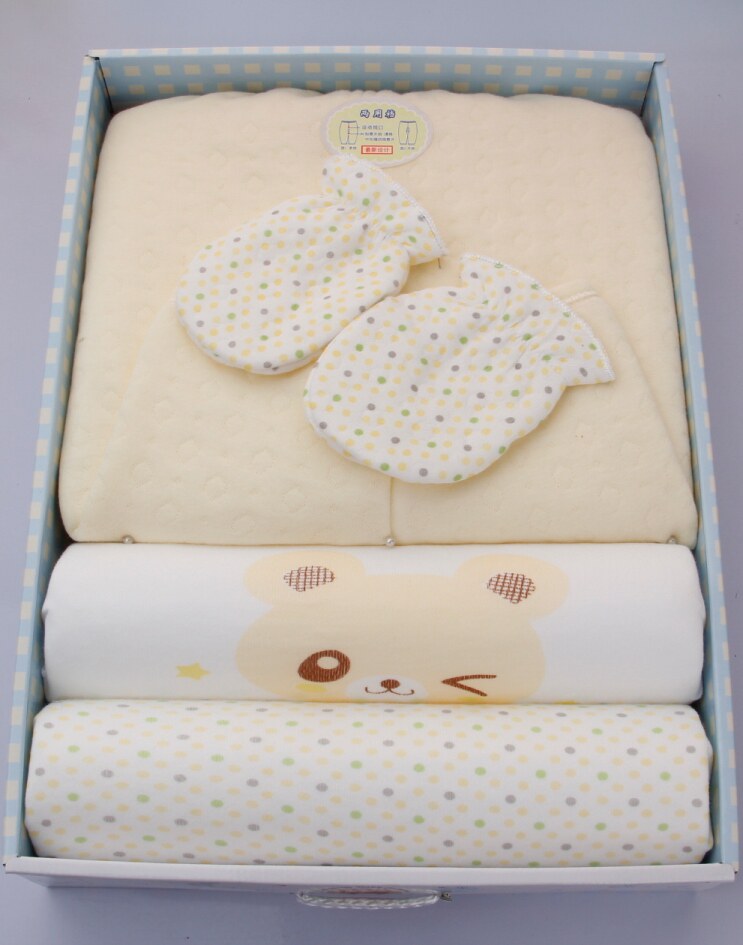 Coffret cadeau pour nouveau-né - vêtements - Ref 1955751 Image 34