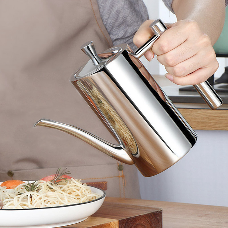 304 stainless steel 500ml oil pot anti-leak bottle large capacity oil tank kitchen Supplies Sauce Bottle Domestic Sauce Bottle