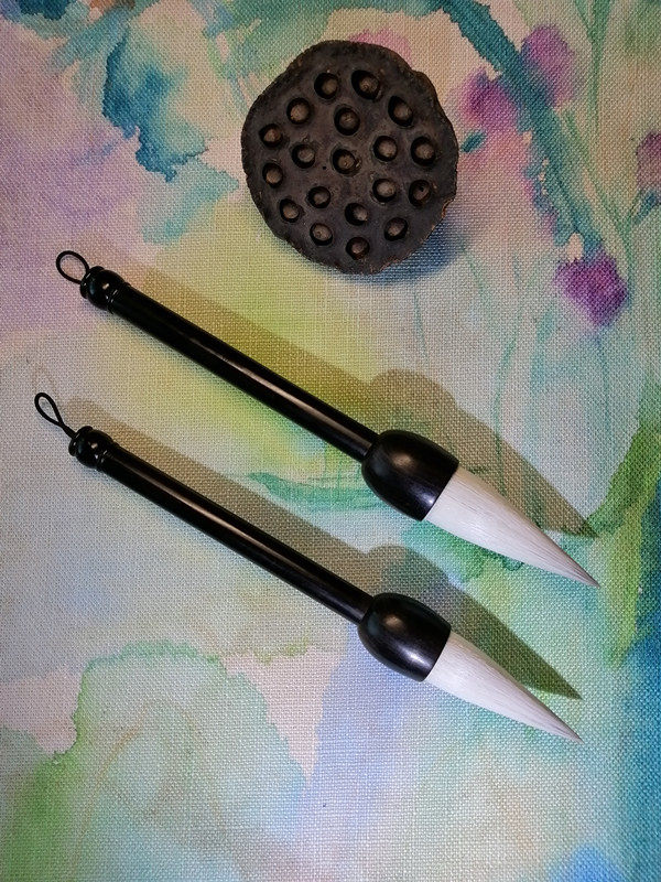 Zhou's Wen-Heart Pen's Comfort Cloud size and a milli-brush-writing room calligraphy supplies